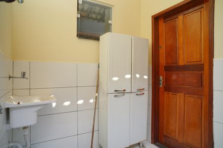 Casa para alugar com 70m², 2 quartos e 1 vaga Casa para alugar com 70m², 2 quartos e 1 vagaÁrea de Serviço