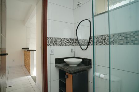Casa para alugar com 70m², 2 quartos e 1 vaga Casa para alugar com 70m², 2 quartos e 1 vagaBanheiro Social