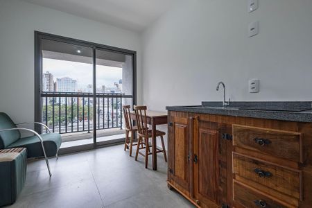 Sala/Cozinha de kitnet/studio para alugar com 1 quarto, 25m² em Pinheiros, São Paulo