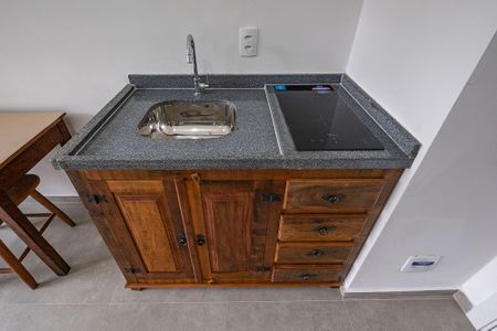 Sala/Cozinha de kitnet/studio para alugar com 1 quarto, 25m² em Pinheiros, São Paulo