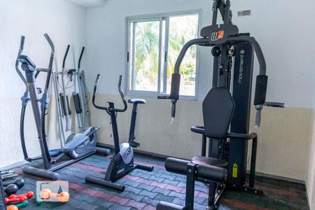 Apartamento à venda com 70m², 3 quartos e 1 vaga Apartamento à venda com 70m², 3 quartos e 1 vagaAcademia