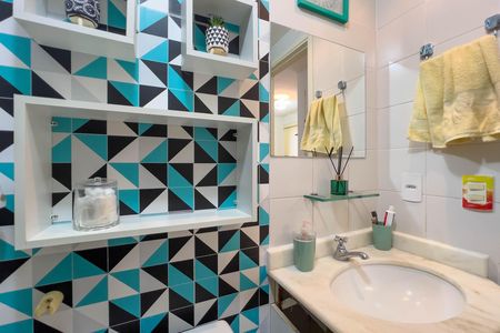 Apartamento à venda com 70m², 3 quartos e 1 vaga Apartamento à venda com 70m², 3 quartos e 1 vagaBanheiro