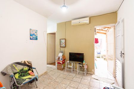 Apartamento à venda com 2 quartos, 48m² em Guajuviras, Canoas