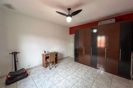 Casa para alugar com 450m², 3 quartos e 3 vagas Casa para alugar com 450m², 3 quartos e 3 vagasCasa 2 - Quarto