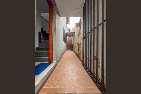 Casa para alugar com 450m², 3 quartos e 3 vagas Casa para alugar com 450m², 3 quartos e 3 vagasCasa 2 - Corredor externo
