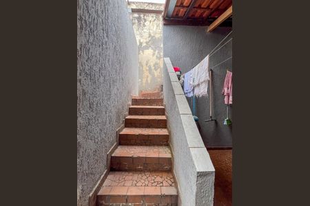 Casa para alugar com 450m², 3 quartos e 3 vagas Casa para alugar com 450m², 3 quartos e 3 vagasCasa 1 - Escada
