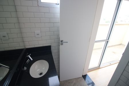 Apartamento à venda com 107m², 2 quartos e 2 vagasBanheiro 2