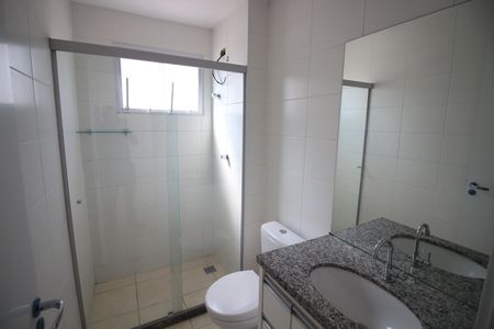 Apartamento à venda com 107m², 2 quartos e 2 vagasBanheiro 1