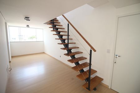 Apartamento à venda com 107m², 2 quartos e 2 vagasSala