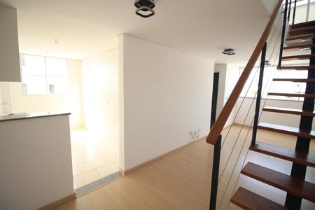 Sala de apartamento à venda com 2 quartos, 107m² em Inconfidentes, Contagem