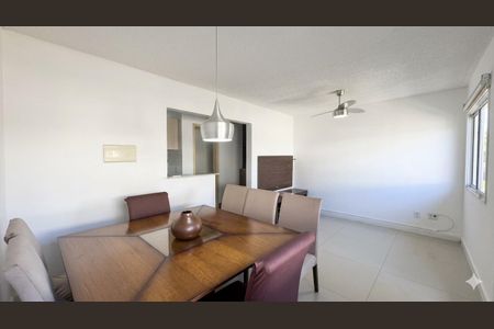 Sala de casa de condomínio à venda com 3 quartos, 100m² em Igara, Canoas