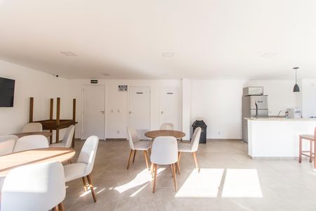 Casa para alugar com 53m², 2 quartos e 1 vagaÁrea comum - Salão de festas