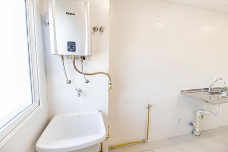 Casa para alugar com 53m², 2 quartos e 1 vagaÁrea de Serviço