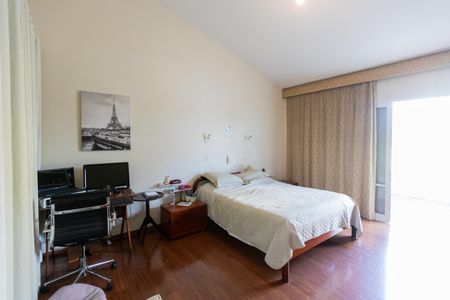 Casa de condomínio à venda com 630m², 6 quartos e 8 vagasSuíte 3