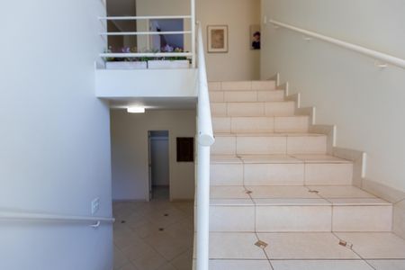 Casa de condomínio à venda com 630m², 6 quartos e 8 vagasEscada de acesso