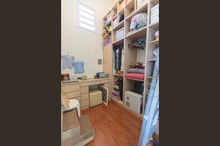 Casa de condomínio à venda com 630m², 6 quartos e 8 vagasCloset da Suíte 2