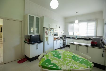Casa de condomínio à venda com 630m², 6 quartos e 8 vagasCozinha