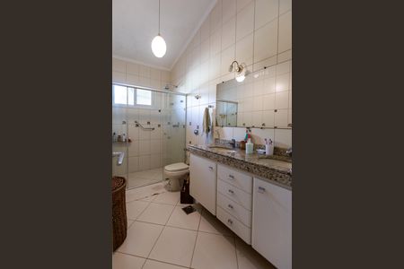 Casa de condomínio à venda com 630m², 6 quartos e 8 vagasBanheiro da Suíte 3