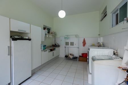 Casa de condomínio à venda com 630m², 6 quartos e 8 vagasÁrea de Serviço
