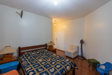 Casa de condomínio à venda com 630m², 6 quartos e 8 vagasSuíte 1