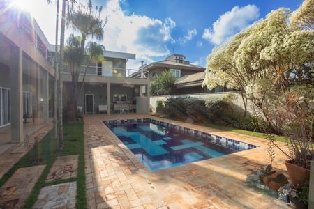 Casa de condomínio à venda com 630m², 6 quartos e 8 vagasQuintal