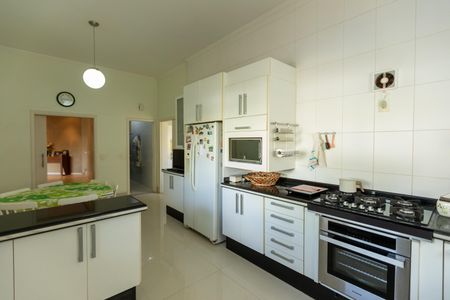 Casa de condomínio à venda com 630m², 6 quartos e 8 vagasCozinha