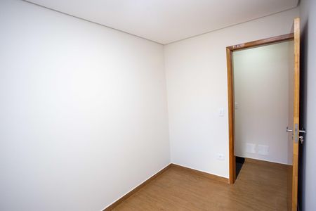 Quarto Suite 1 de casa de condomínio para alugar com 2 quartos, 66m² em Parque Sete de Setembro, Diadema