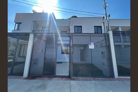 Casa à venda com 124m², 3 quartos e 2 vagas