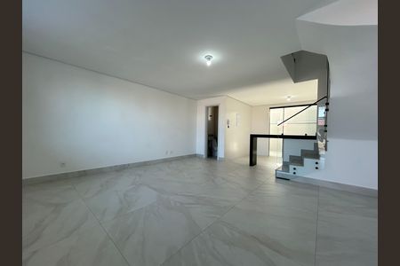 Casa para alugar com 3 quartos, 124m² em Planalto, Belo Horizonte