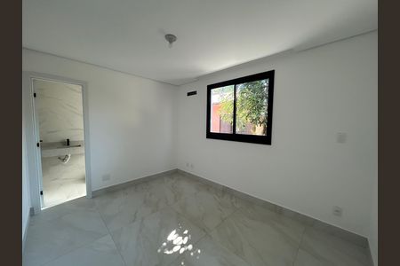 Casa à venda com 124m², 3 quartos e 2 vagas