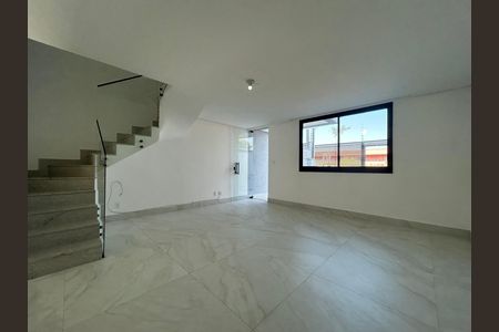 Casa para alugar com 3 quartos, 124m² em Planalto, Belo Horizonte