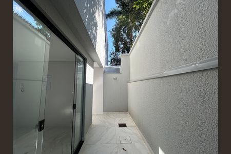 Casa à venda com 124m², 3 quartos e 2 vagas