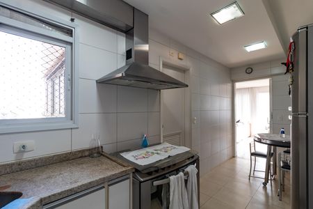 Cozinha de apartamento para alugar com 3 quartos, 120m² em Vila Romana, São Paulo