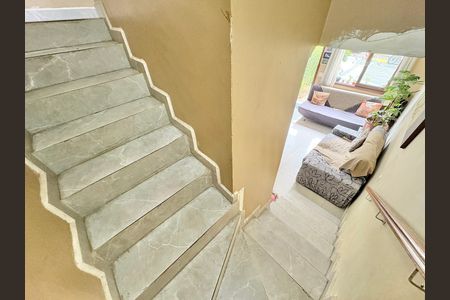 Casa de condomínio à venda com 100m², 2 quartos e 1 vagaEscada 