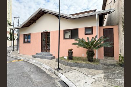 Casa de condomínio à venda com 100m², 2 quartos e 1 vagaMercado