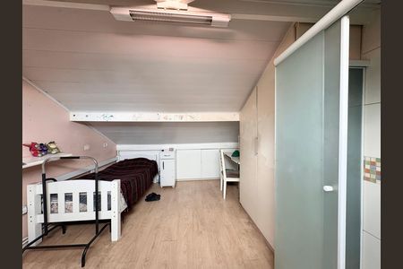 Casa de condomínio à venda com 100m², 2 quartos e 1 vagaSótão 