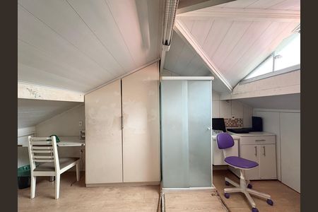 Casa de condomínio à venda com 100m², 2 quartos e 1 vagaSótão 
