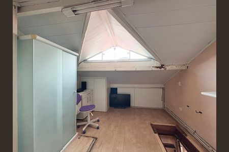 Casa de condomínio à venda com 100m², 2 quartos e 1 vagaSótão 