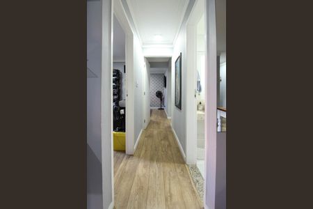Corredor  de apartamento à venda com 3 quartos, 70m² em Campo Limpo, São Paulo