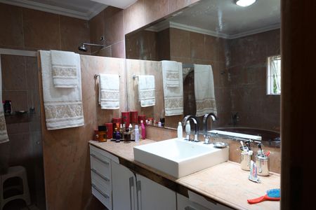 Casa à venda com 600m², 5 quartos e 7 vagasBanheiro da Suíte