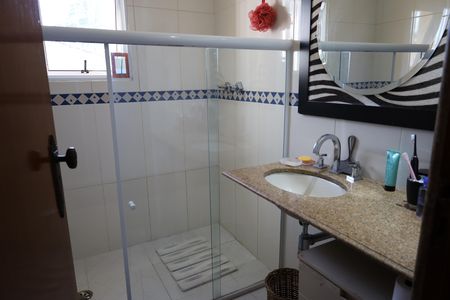 Casa à venda com 600m², 5 quartos e 7 vagasBanheiro social