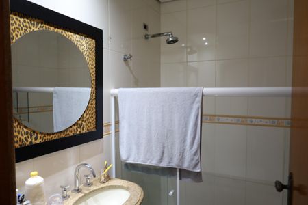 Casa à venda com 600m², 5 quartos e 7 vagasBanheiro da Suíte 2