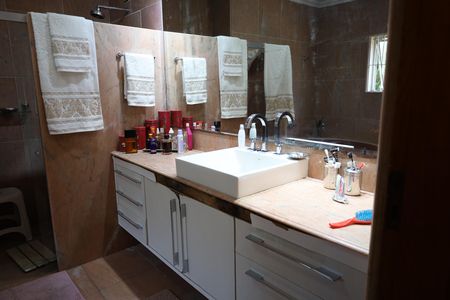 Casa à venda com 600m², 5 quartos e 7 vagasBanheiro da Suíte