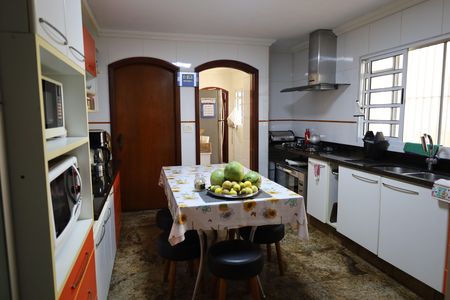 Casa à venda com 600m², 5 quartos e 7 vagasCozinha