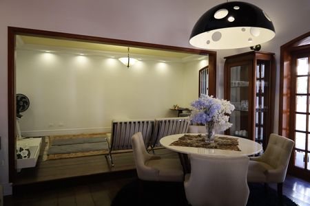 Casa à venda com 600m², 5 quartos e 7 vagasSala