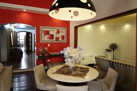 Casa à venda com 600m², 5 quartos e 7 vagasSala