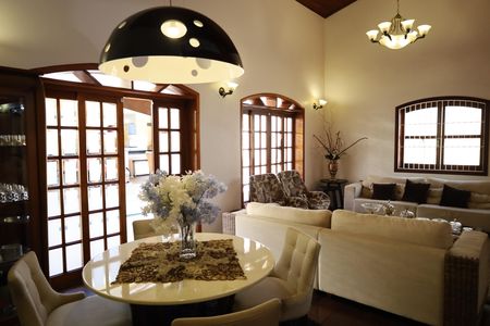 Casa à venda com 600m², 5 quartos e 7 vagasSala
