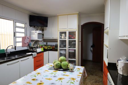 Casa à venda com 600m², 5 quartos e 7 vagasCozinha