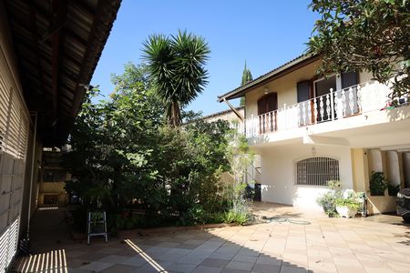 Casa à venda com 600m², 5 quartos e 7 vagasFachada 
