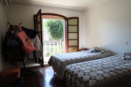 Casa à venda com 600m², 5 quartos e 7 vagasSuíte 2